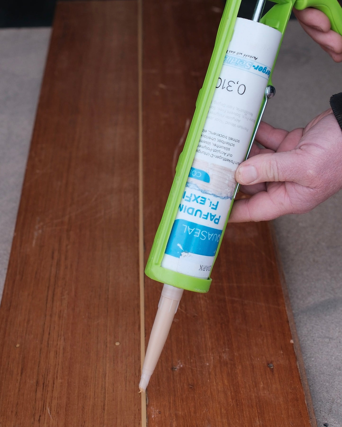 iQuip | CAULKING GUN